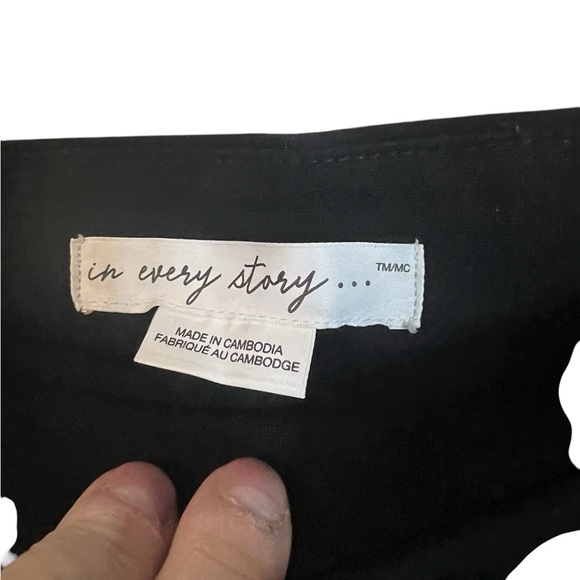 A pair of black pants by Addition Elle in size 0X - Picture 3 of 6